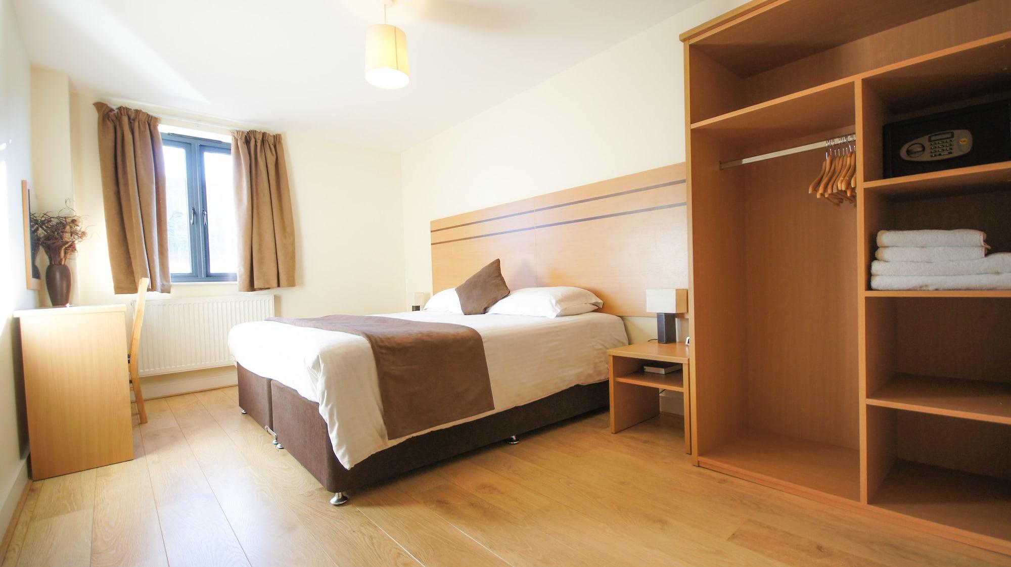 Crompton Court Apartments London Exterior photo