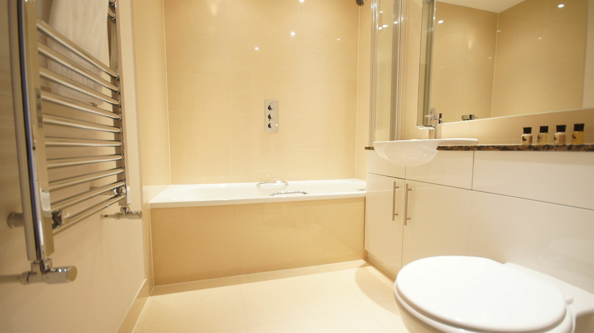 Crompton Court Apartments London Exterior photo